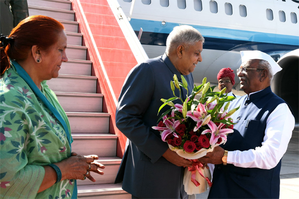The Governor welcomed the Vice President