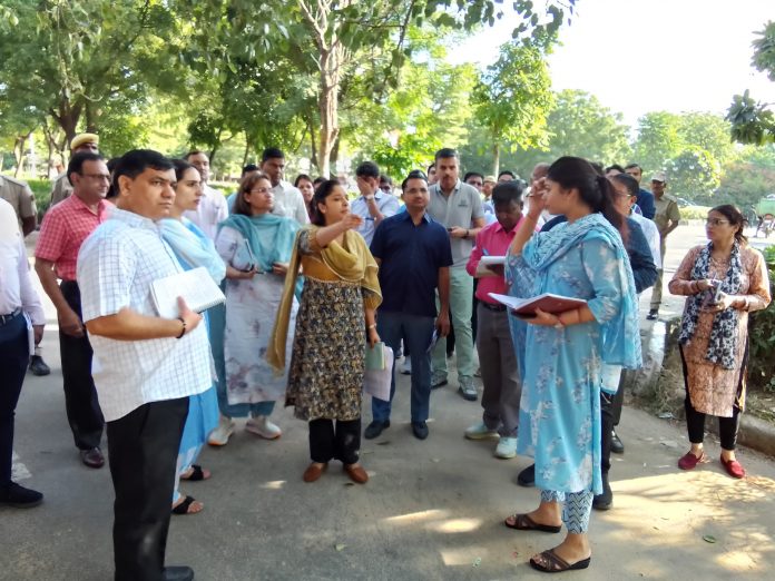 नगर निगम ग्रेटर आयुक्त, रुक्मणी रियार नगर निगम ग्रेटर आयुक्त, रुक्मणी रियार