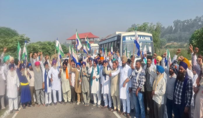 Big announcement by farmers of Punjab: Traffic jam on the highway Big announcement by farmers of Punjab: Traffic jam on the highway