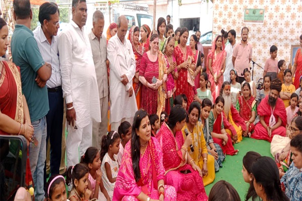 सौम्या गुर्जर सौम्या गुर्जर