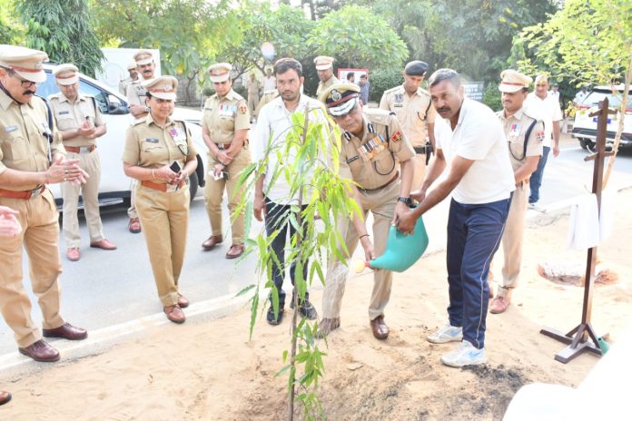 पुलिस महानिदेशक (डीजीपी) उत्कल रंजन साहू पुलिस महानिदेशक (डीजीपी) उत्कल रंजन साहू