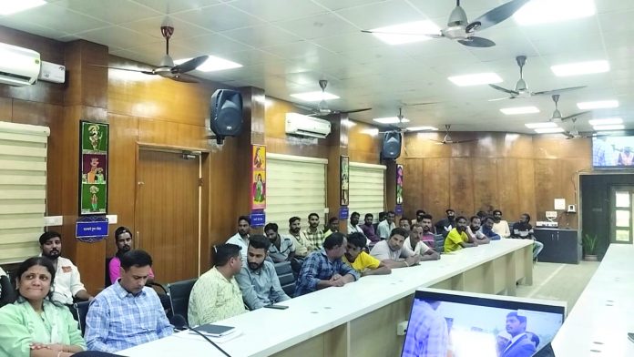 Heritage Corporation Safai Mitras were trained to clean Heritage Corporation Safai Mitras were trained to clean