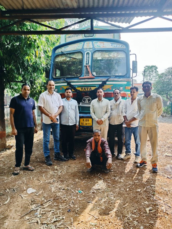 Truck carrying quartz stones through illegal mining was seized