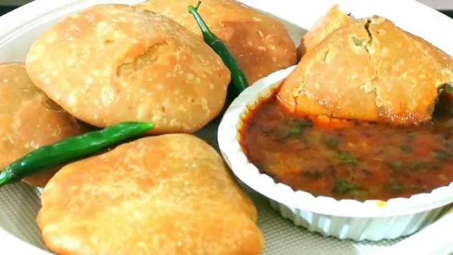 आलू-मटर की कचौड़ी  