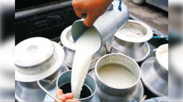 India's milk production increases by 4 percent in 2023-24, crosses 239 million tonnes India's milk production increases by 4 percent in 2023-24, crosses 239 million tonnes