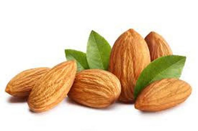 सर्दियों में बादाम सर्दियों में बादाम
