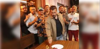 Salman Khan turns 59, 'Bhaijaan' seen with family