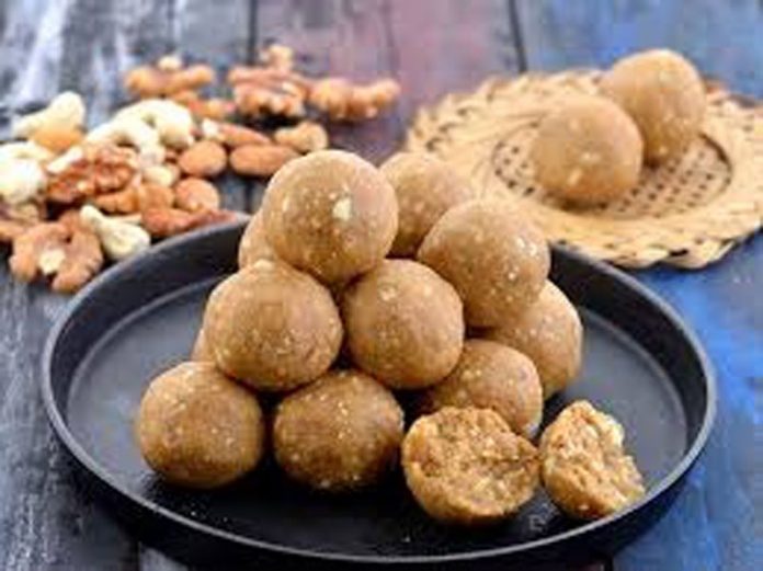 गुड़ के लड्डू गुड़ के लड्डू