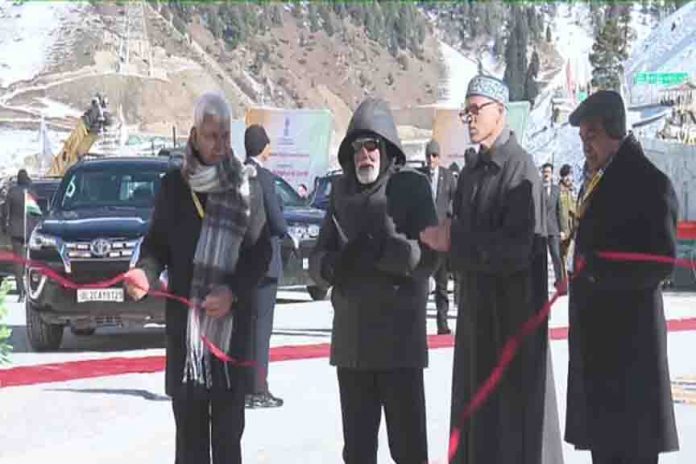 Jammu and Kashmir: PM inaugurates Z-MORH tunnel in Sonamarg, distance of 1 hour will be covered in 15 minutes Jammu and Kashmir: PM inaugurates Z-MORH tunnel in Sonamarg, distance of 1 hour will be covered in 15 minutes