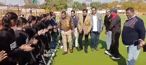 8Senior women's state hockey competition started in Guna, players showed enthusiasm Senior women's state hockey competition started in Guna, players showed enthusiasm