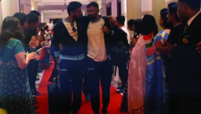 Indian team reached Dubai for Champions Trophy Indian team reached Dubai for Champions Trophy