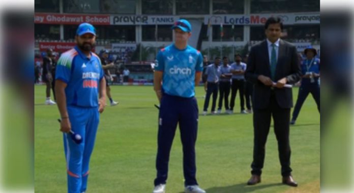 Kohli out due to knee injury, England decided to bat first Kohli out due to knee injury, England decided to bat first