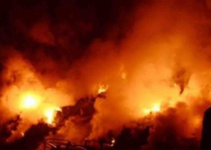 Massive fire in Sunny Complex in Mansarovar, loss worth lakhs Massive fire in Sunny Complex in Mansarovar, loss worth lakhs