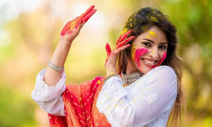 होली पर त्वचा होली पर त्वचा