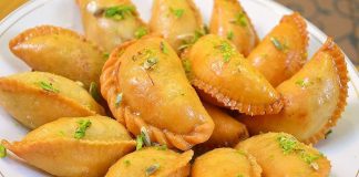 टेस्टी गुजिया