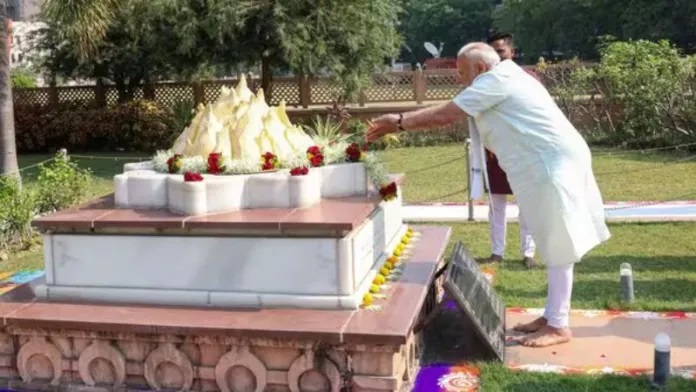 प्रधानमंत्री नरेंद्र मोदी