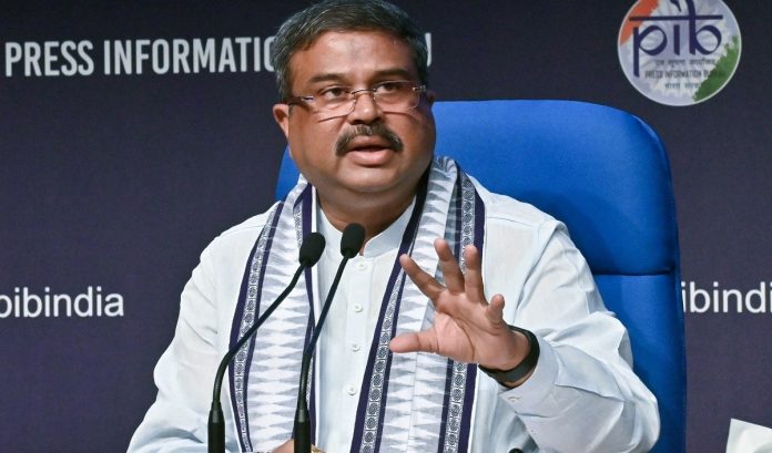 केंद्रीय शिक्षा मंत्री धर्मेंद्र प्रधान केंद्रीय शिक्षा मंत्री धर्मेंद्र प्रधान