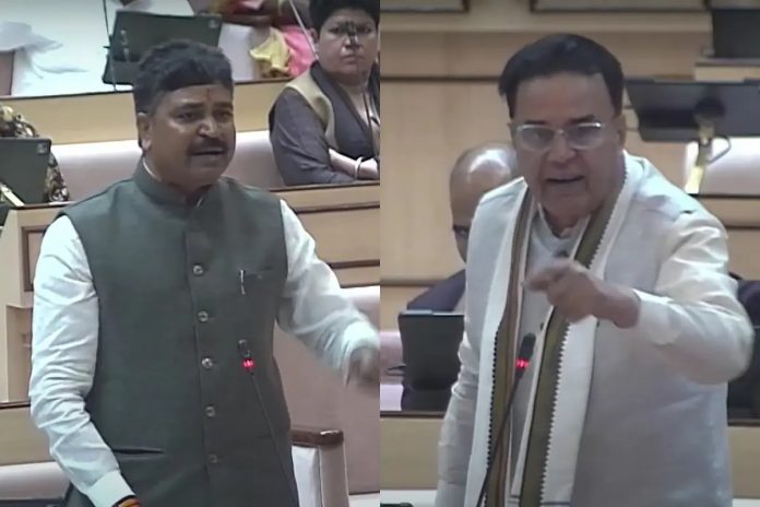 नेता प्रतिपक्ष टीकाराम जूली और संसदीय कार्यमंत्री जोगराम पटेल नेता प्रतिपक्ष टीकाराम जूली और संसदीय कार्यमंत्री जोगराम पटेल