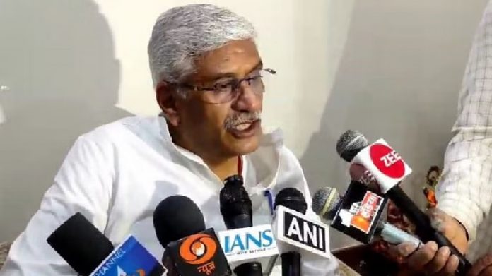 केंद्रीय संस्कृति एवं पर्यटन मंत्री गजेंद्र सिंह शेखावत केंद्रीय संस्कृति एवं पर्यटन मंत्री गजेंद्र सिंह शेखावत