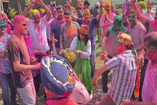 होली स्नेह मिलन समारोह होली स्नेह मिलन समारोह
