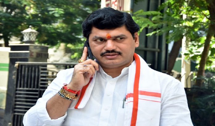 महाराष्ट्र के कैबिनेट मंत्री धनंजय मुंडे महाराष्ट्र के कैबिनेट मंत्री धनंजय मुंडे