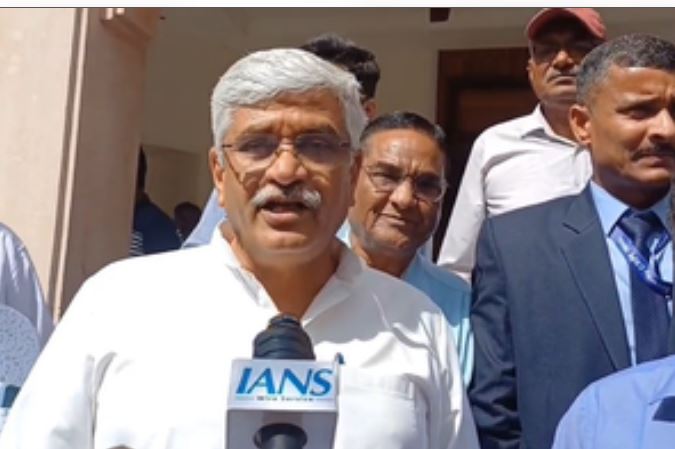 केंद्रीय संस्कृति और पर्यटन मंत्री गजेंद्र सिंह शेखावत केंद्रीय संस्कृति और पर्यटन मंत्री गजेंद्र सिंह शेखावत