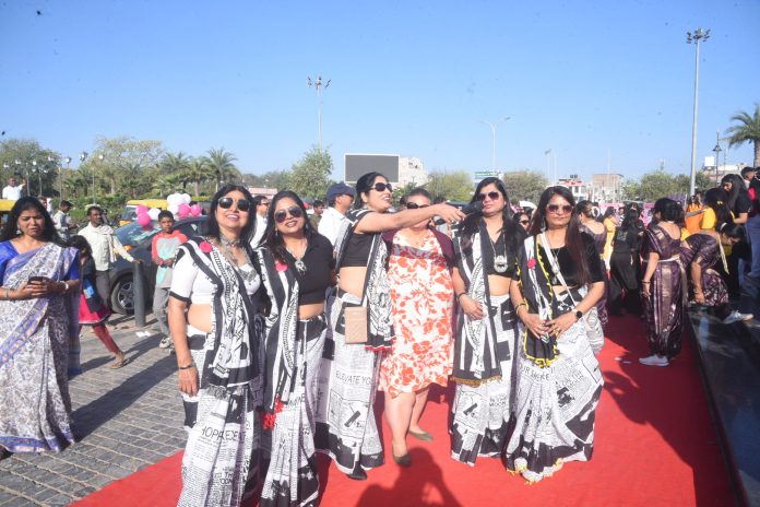 पिंक वुमनिया पिंक वुमनिया
