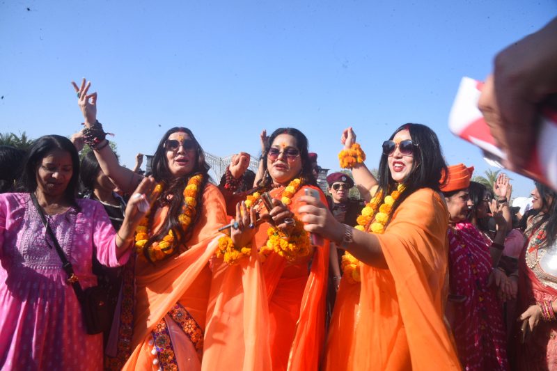 पिंक वुमनिया