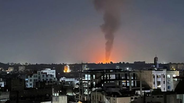 6हूती विद्रोहियों पर एयरस्ट्राइक हूती विद्रोहियों पर एयरस्ट्राइक