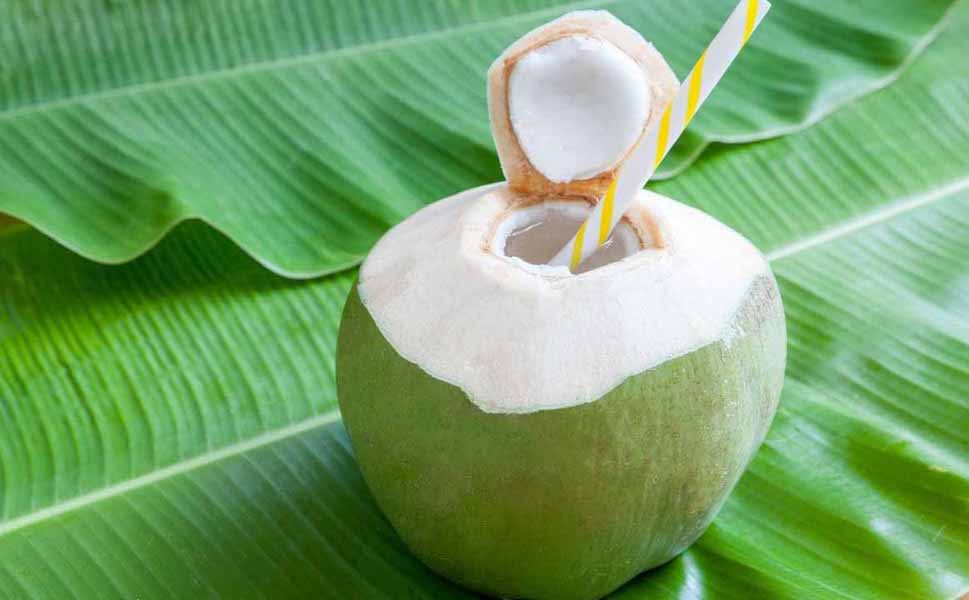 नारियल पानी