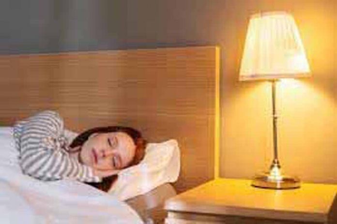 लाइट जलाकर सोने के नुकसान लाइट जलाकर सोने के नुकसान