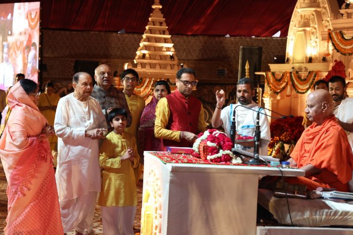 स्वामी गोविंद देव गिरीजी महाराजस्वामी गोविंद देव गिरीजी महाराज स्वामी गोविंद देव गिरीजी महाराज