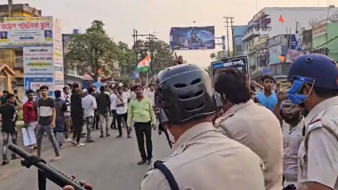 हिंसक विरोध प्रदर्शन हिंसक विरोध प्रदर्शन