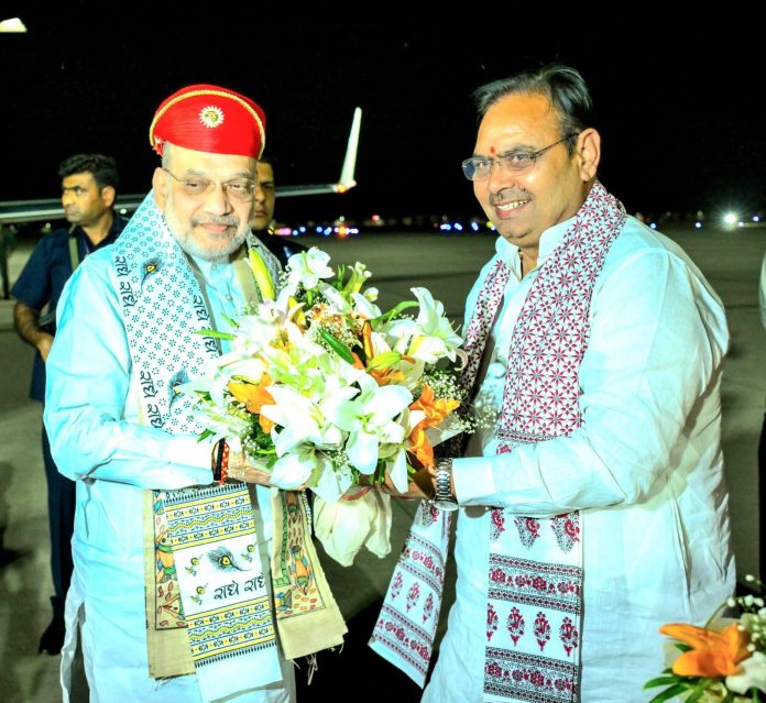 केंद्रीय गृह और सहकारिता मंत्री अमित शाह केंद्रीय गृह और सहकारिता मंत्री अमित शाह