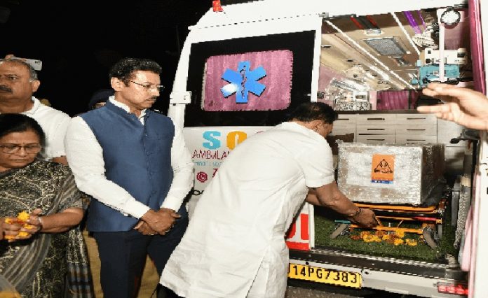 नीरज उधवानी की पार्थिव देह नीरज उधवानी की पार्थिव देह