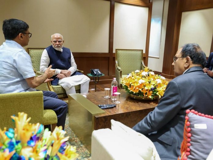 प्रधानमंत्री नरेंद्र मोदी प्रधानमंत्री नरेंद्र मोदी