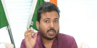 आप नेता दुर्गेश पाठक