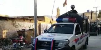 पुलिस मोबाइल वैन पर घातक हमला