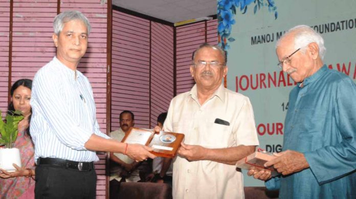मनोज माथुर अवाड्र्स