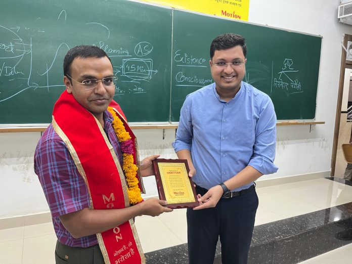 डॉ. रविंद्र गोस्वामी डॉ. रविंद्र गोस्वामी
