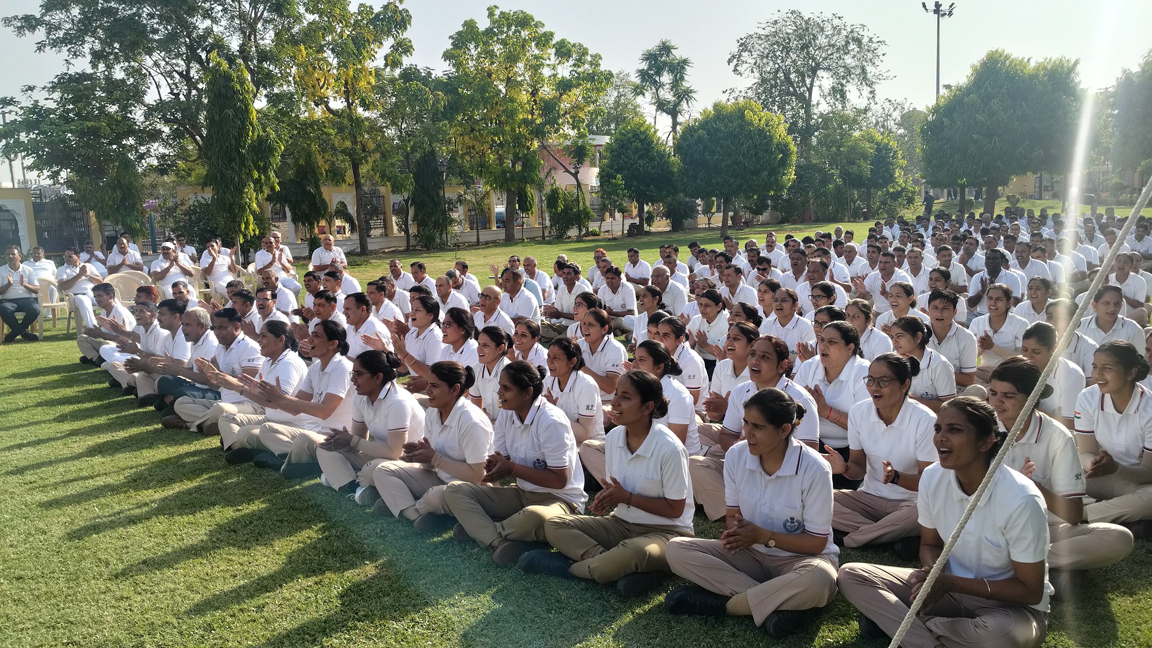 ’’लाफ्टर योगा’’
