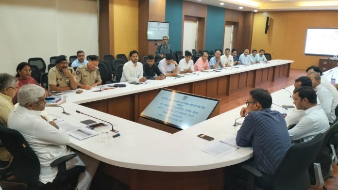 केंद्रीय संस्कृति एवं पर्यटन मंत्री गजेंद्र सिंह शेखावत केंद्रीय संस्कृति एवं पर्यटन मंत्री गजेंद्र सिंह शेखावत
