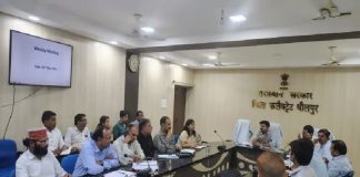 जिला कलेक्टर श्रीनिधि बी टी