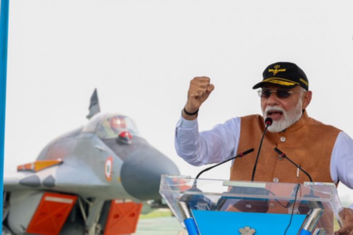 पीएम मोदी पीएम मोदी