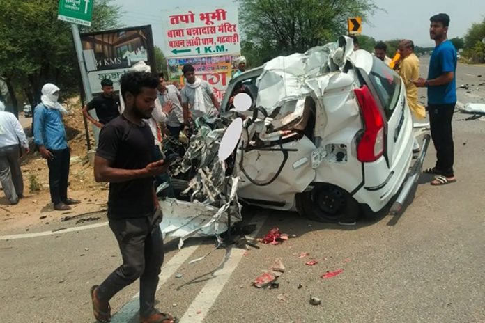 कार का हादसा कार का हादसा