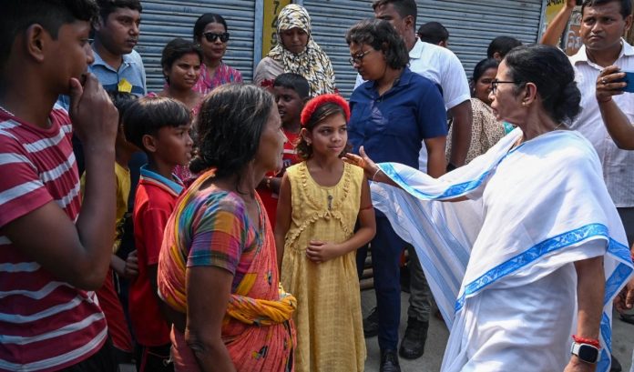 मुख्यमंत्री ममता बनर्जी मुख्यमंत्री ममता बनर्जी