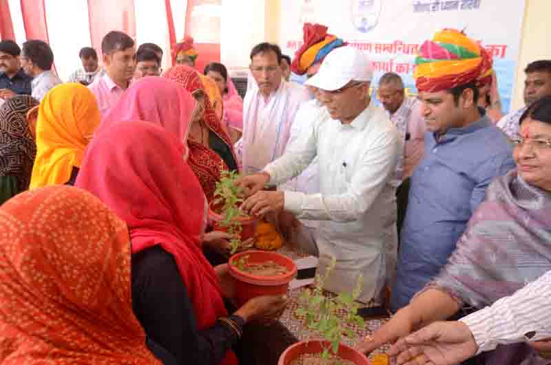जलदाय मंत्री