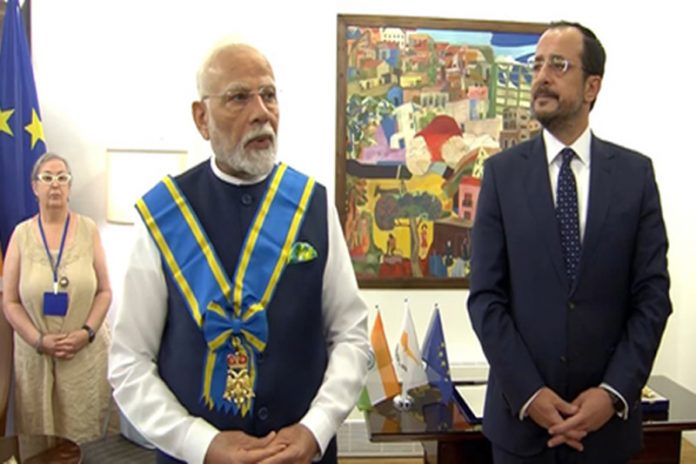 पीएम मोदी पीएम मोदी