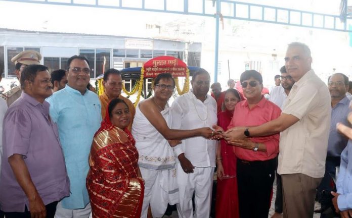 पार्श्वनाथ जैन मंदिर पार्श्वनाथ जैन मंदिर