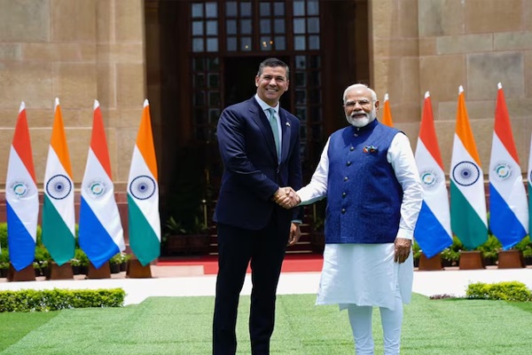 मोदी और पैराग्वे मोदी और पैराग्वे